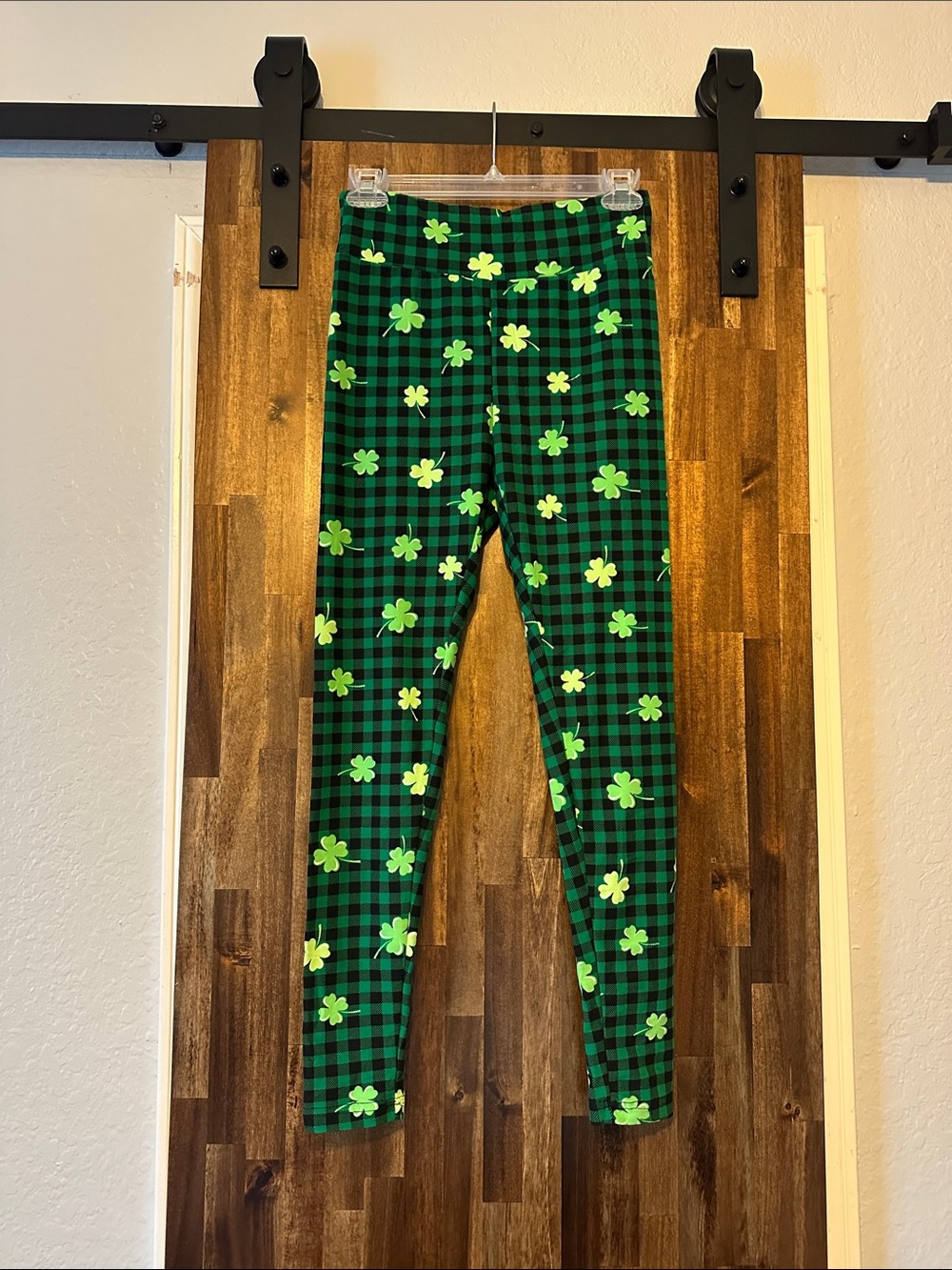 Women’s/juniors Green Plaid Shamrock Leggings